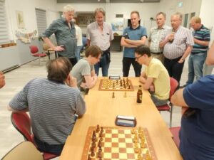 Max Kanbier wint snelschaak