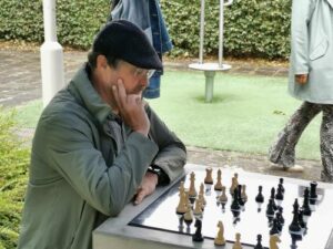 Feestelijke opening schaaktafel in Stadshart