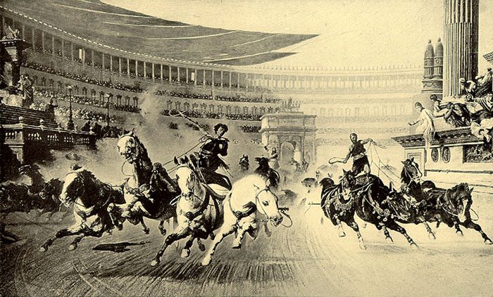 Wagenrennen in het Circus Maximus: wagenmenners met spannen steigerende paarden stormen over de renbaan, met de volle tribunes op de achtergrond.
