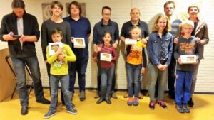 Familie van Dongen wint weer het familieschaak