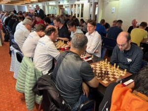 Promotianen in actie tijdens NK bedrijvenschaak